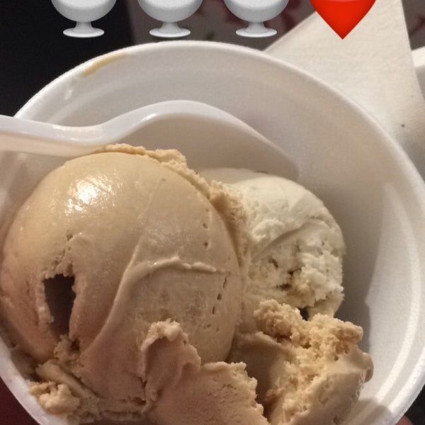 4/11/2015にMylene H.がLarry&#39;s Homemade Ice Creamで撮った写真
