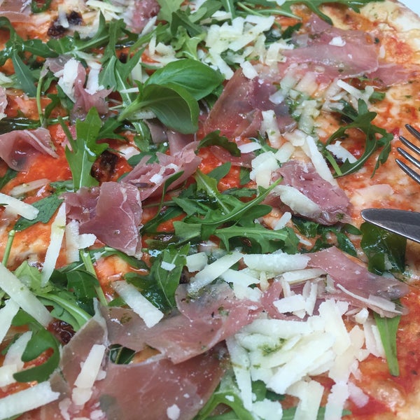 Italo's Pizza & Pasta (Now Closed) Italian Restaurant in Sentrum