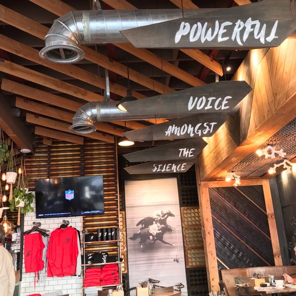 Foto tirada no(a) Fratelli Cafe por Ineke A. em 1/6/2019