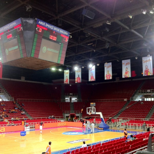 Photo taken at Abdi İpekçi Arena by Ahenk T. on 5/5/2013