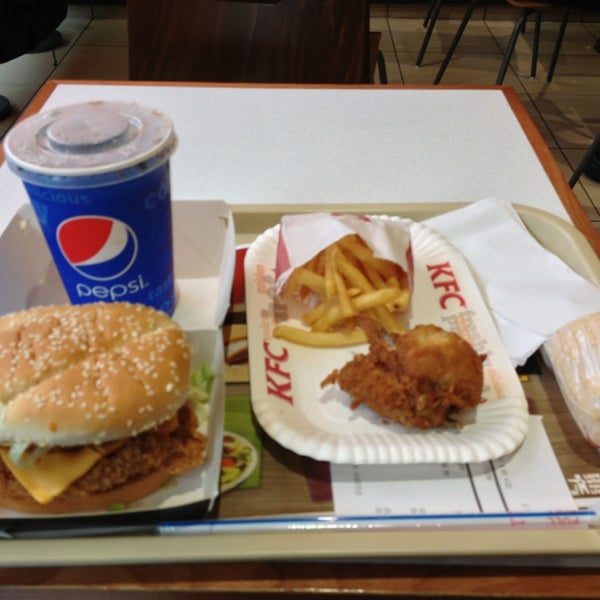 Photo taken at KFC by Papaya S. on 9/1/2013