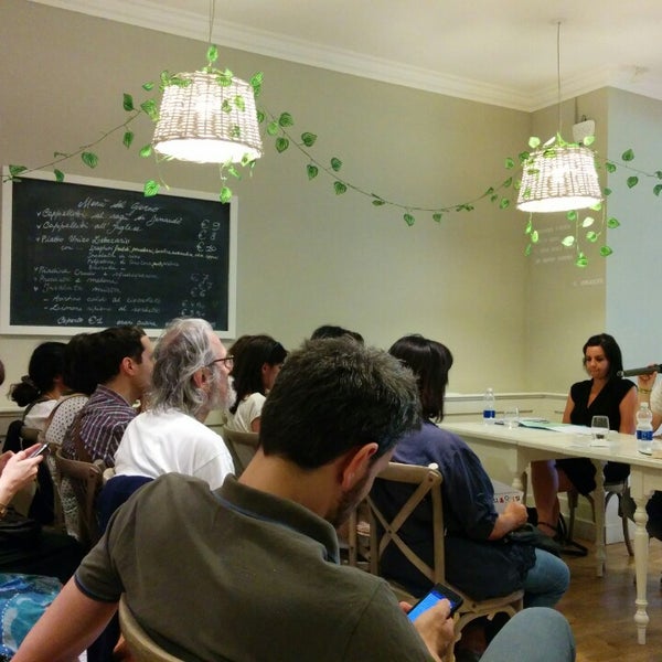 6/21/2014 tarihinde Giacomo C.ziyaretçi tarafından Caffè Letterario'de çekilen fotoğraf