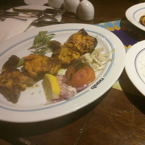 Foto diambil di Naab Iranian Restaurant oleh tobe pada 11/20/2014