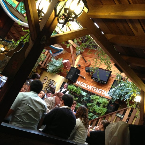 1/20/2013 tarihinde Cristina L.ziyaretçi tarafından Restaurante Edelweiss'de çekilen fotoğraf