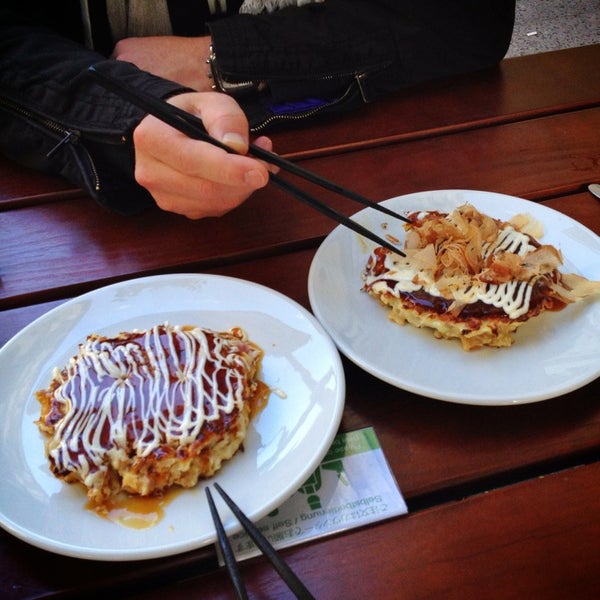 Photo taken at Hanage - Japanese Okonomiyaki by Eva S. on 5/31/2014