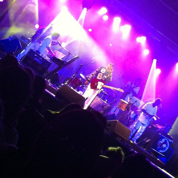 รูปภาพถ่ายที่ Flamboyant In Concert โดย Ana C. เมื่อ 5/1/2013