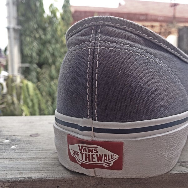 Vans Store - Jl. Gubeng