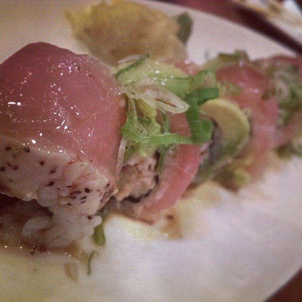 Снимок сделан в California Roll &amp; Sushi Fish пользователем Patrick M. 8/25/2013