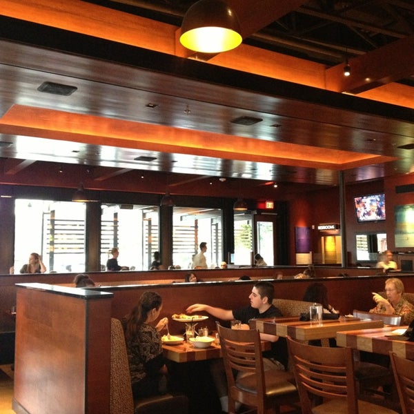 Photo taken at BJ&#39;s Restaurant &amp; Brewhouse by Judy G. on 1/23/2013