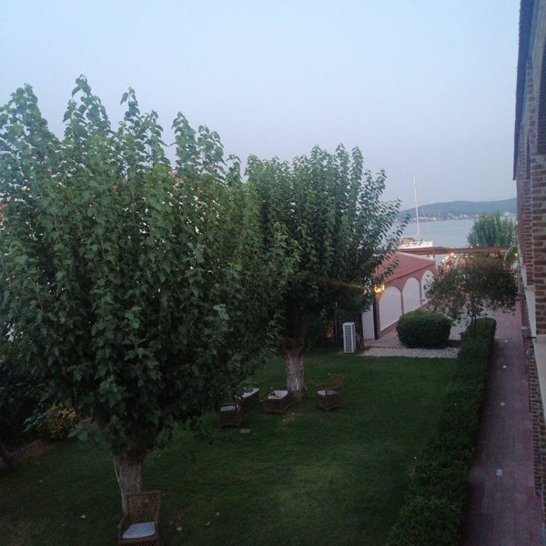 Photo taken at Hotel Deniz Cunda by Merve Ş. on 8/22/2022