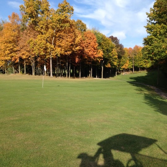 Das Foto wurde bei Kettle Hills Golf Course von NeoCloud Marketing am 9/28/2012 aufgenommen