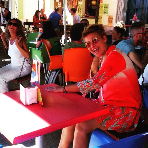 6/28/2015에 Myriam A.님이 Café con Libros에서 찍은 사진