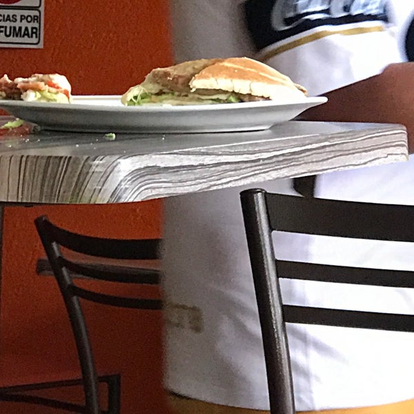 Foto tirada no(a) Tortas El Capricho por Iris G. em 8/13/2017