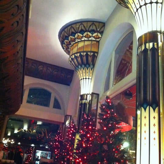 Photo taken at Grand Café l&#39;Opera by Marielle K. on 12/13/2012