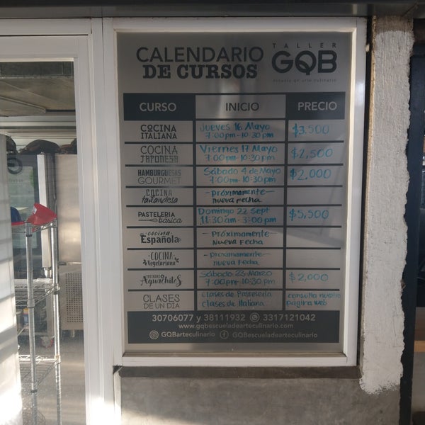 รูปภาพถ่ายที่ Mercado Vía Libertad โดย Tanos G. เมื่อ 5/2/2019