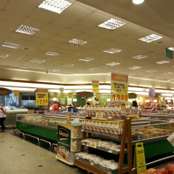 Foto diambil di Sonda Supermercados oleh Thiago M. pada 2/1/2014
