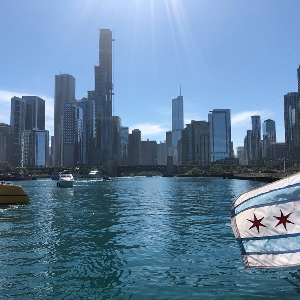 Снимок сделан в Chicago Line Cruises пользователем Derrick H. 6/18/2019