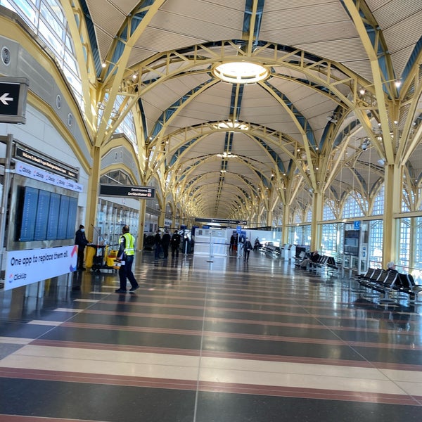 Photo prise au Ronald Reagan Washington National Airport (DCA) par Derrick H. le1/26/2022