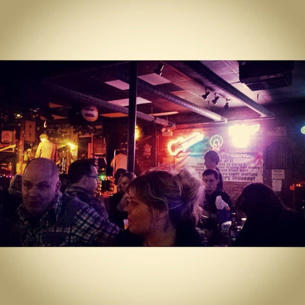 12/28/2014にJess S.がCarol&#39;s Pubで撮った写真