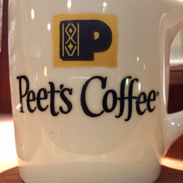 Photo taken at Peet&#39;s Coffee &amp; Tea by Leif E. P. on 7/26/2017