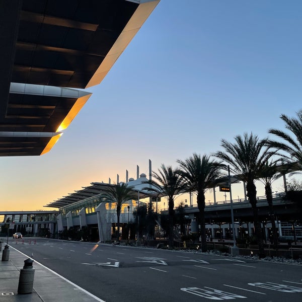 Foto tirada no(a) San Diego International Airport (SAN) por Leif E. P. em 2/5/2021