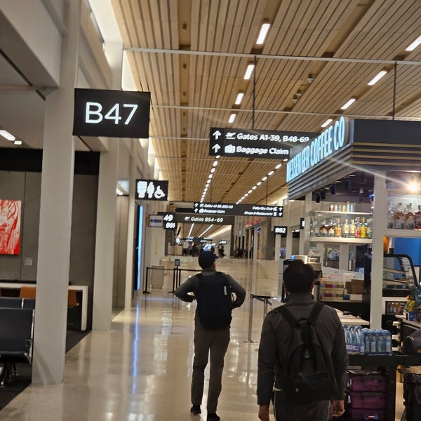 10/9/2023にKyleがカンザスシティ国際空港 (MCI)で撮った写真