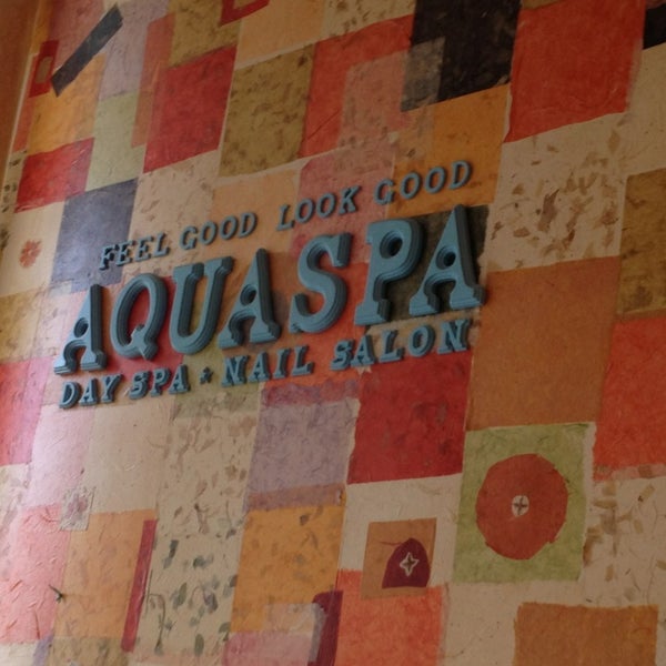 Foto tirada no(a) AquaSpa Day Spa and Salon por CourtFace em 2/28/2013