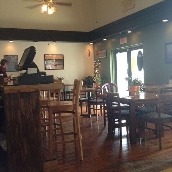 1/7/2013 tarihinde Mandy M.ziyaretçi tarafından Gathering Cafe Restaurant'de çekilen fotoğraf