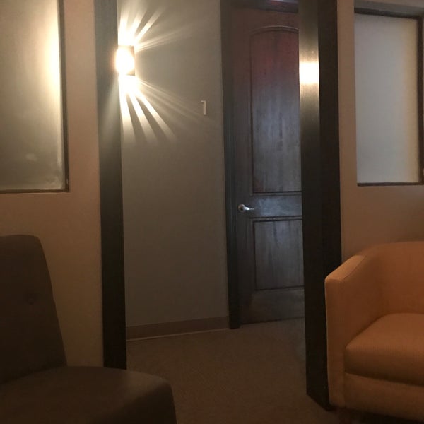 12/3/2018 tarihinde Cristina L.ziyaretçi tarafından Massage Envy - Coral Gables'de çekilen fotoğraf