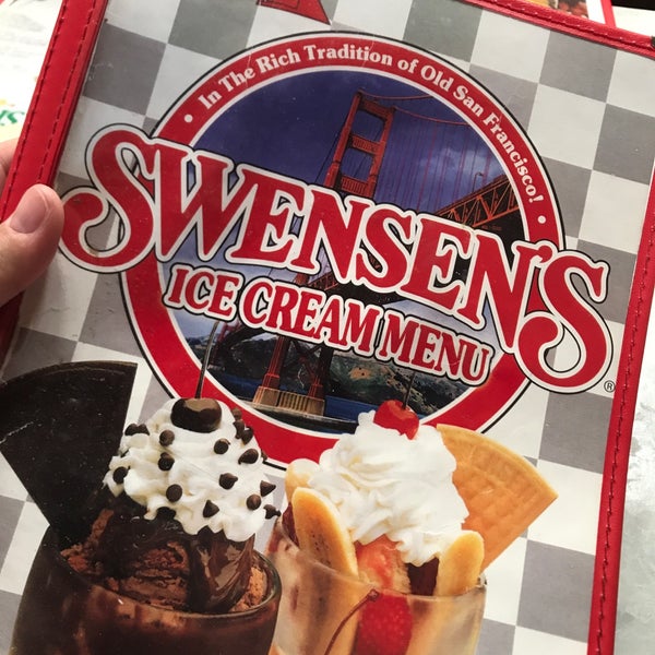 6/29/2018 tarihinde Cristina L.ziyaretçi tarafından Swensen&#39;s Grill &amp; Ice Cream'de çekilen fotoğraf