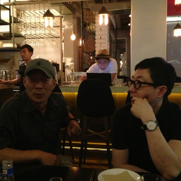 Foto tomada en Maron Kitchen &amp; Bar  por HyeJoon K. el 6/24/2013