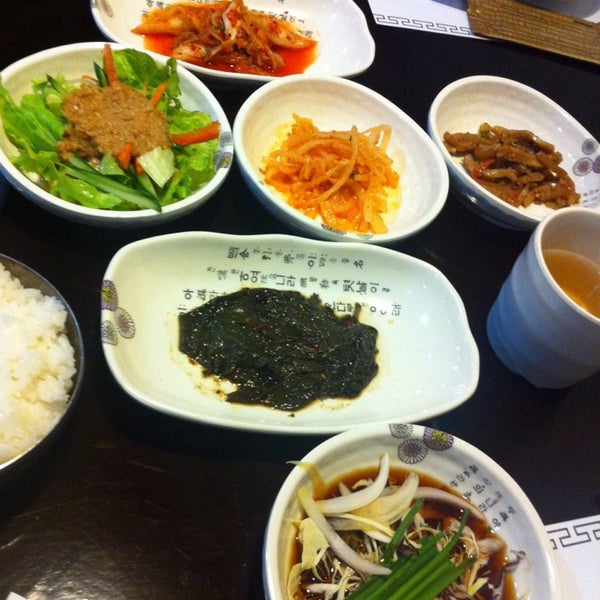 รูปภาพถ่ายที่ Hanok Korean Grill &amp; BBQ โดย Christina S. เมื่อ 1/5/2014