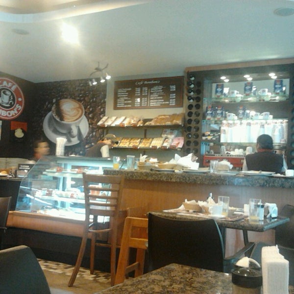 Cafeteria Bombon Urdesa Cafe