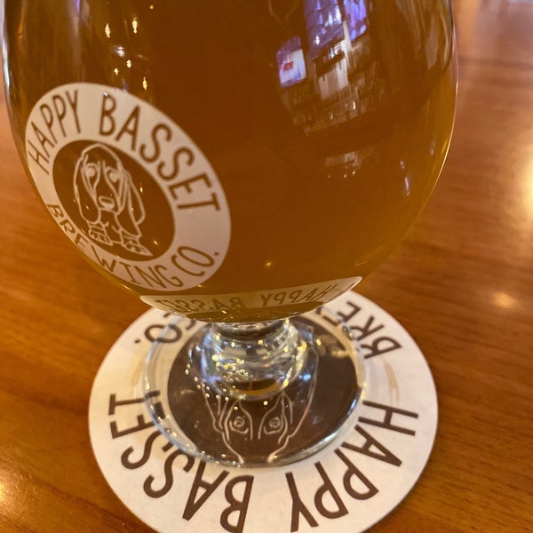 Photo taken at Happy Basset Brewing Company by Sill Bnyder on 2/27/2020