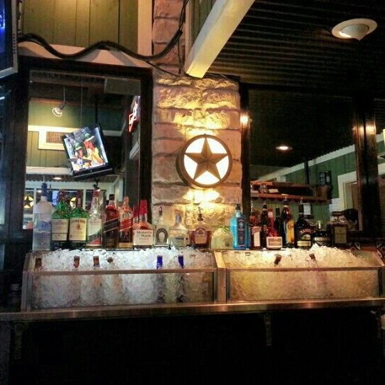 Foto diambil di Chili&#39;s Grill &amp; Bar oleh Wendy B. pada 10/1/2012