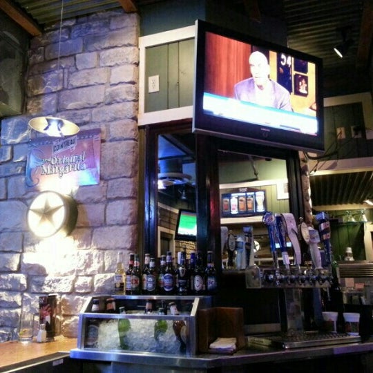 Photo taken at Chili&#39;s Grill &amp; Bar by Wendy B. on 11/3/2012