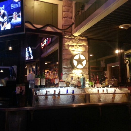 Photo taken at Chili&#39;s Grill &amp; Bar by Wendy B. on 9/26/2012