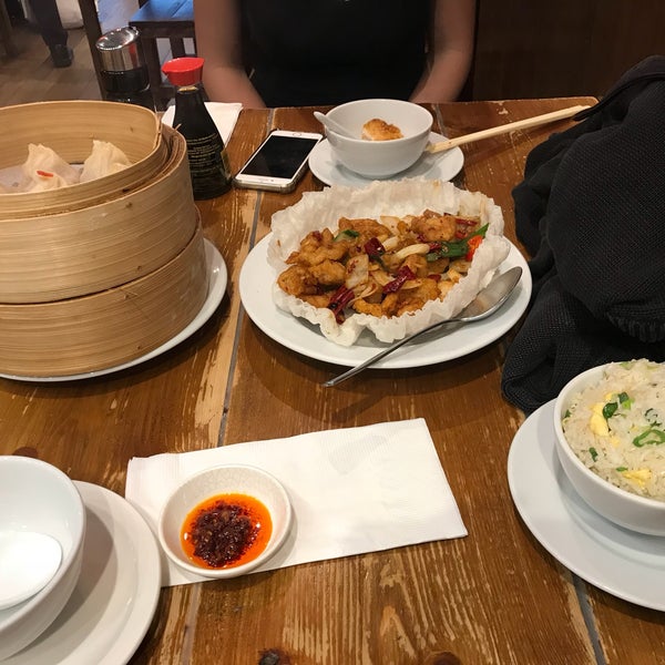 6/9/2018 tarihinde Mark S.ziyaretçi tarafından Beijing Dumpling'de çekilen fotoğraf