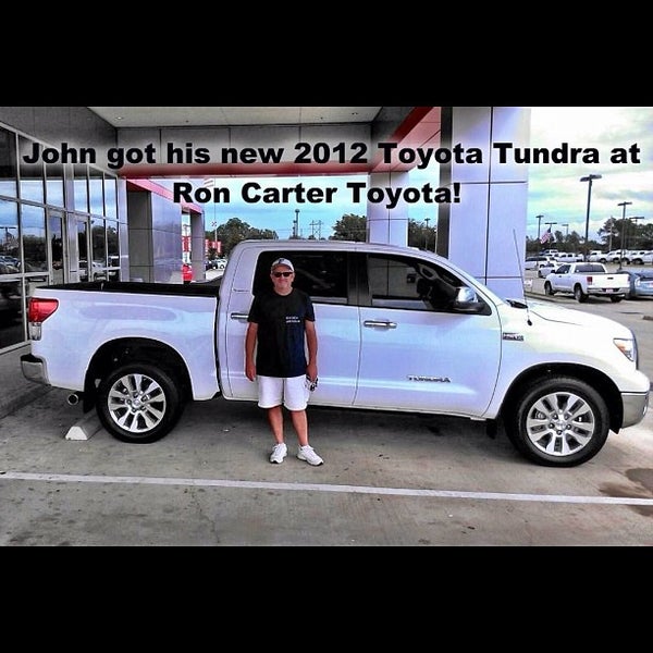 รูปภาพถ่ายที่ Ron Carter Toyota โดย Jimmy P. เมื่อ 10/2/2012