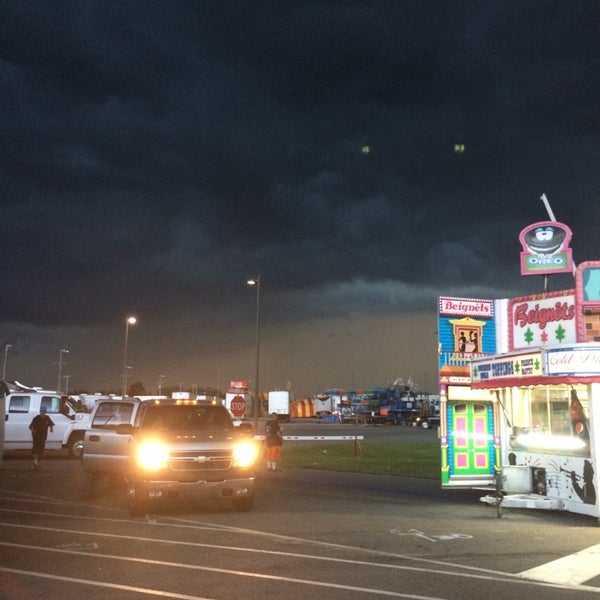 รูปภาพถ่ายที่ Delaware State Fairgrounds โดย Tri T. เมื่อ 7/15/2014
