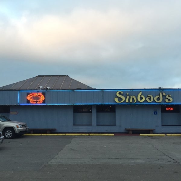 รูปภาพถ่ายที่ Sinbad&#39;s Pier2 Restaurant โดย Jason D. เมื่อ 9/21/2014
