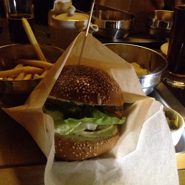 Das Foto wurde bei The Burger von Aftie B. am 1/28/2015 aufgenommen