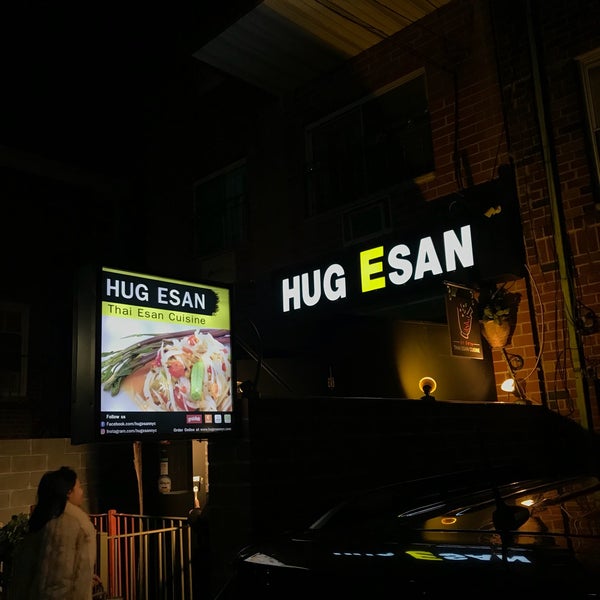รูปภาพถ่ายที่ Hug Esan NYC โดย Ben H. เมื่อ 1/27/2018