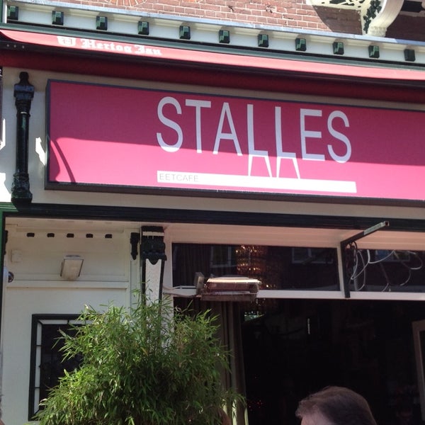 รูปภาพถ่ายที่ Café Stalles โดย Willem W. เมื่อ 5/17/2014
