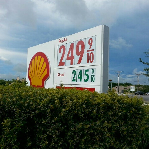 Photo taken at Shell by Pablo N. on 6/17/2015