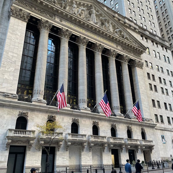Foto tirada no(a) New York Stock Exchange por Thierry D. em 11/19/2023