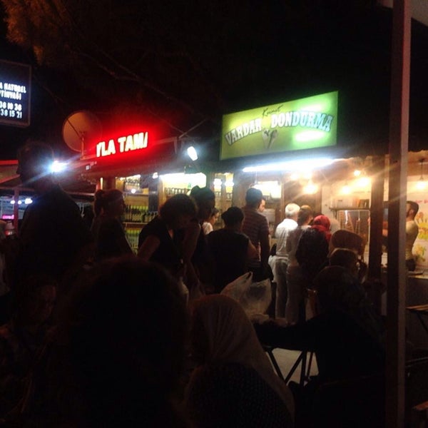 Vardar Dondurma Dondurmacı