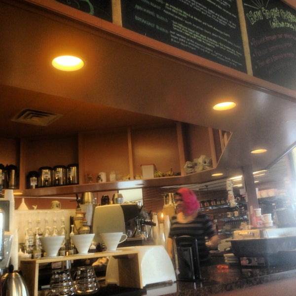 3/9/2013にJoseph V.がTrianon Coffeeで撮った写真