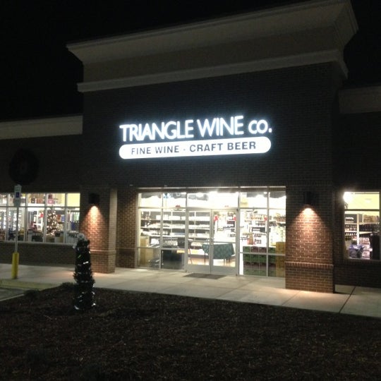 Foto tirada no(a) Triangle Wine Company - Southern Pines por Tom em 12/14/2012