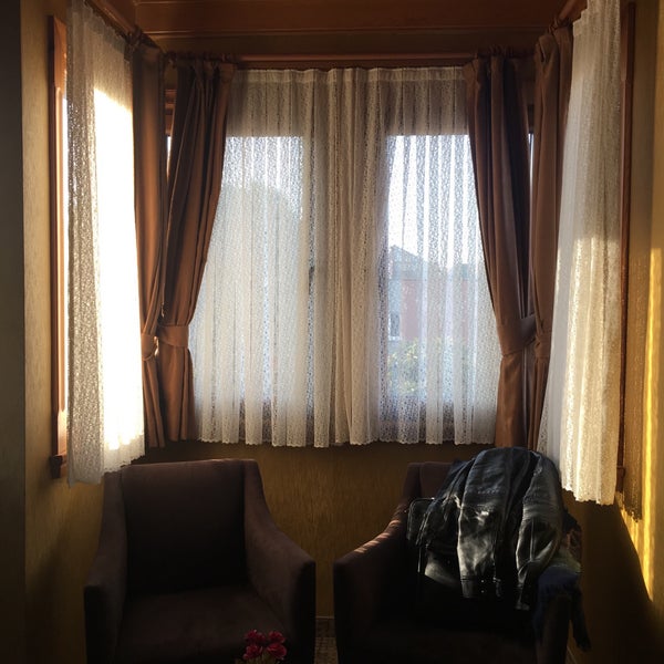 Das Foto wurde bei Eskibağ Butik Hotel von Şebnem Ç. am 2/4/2017 aufgenommen